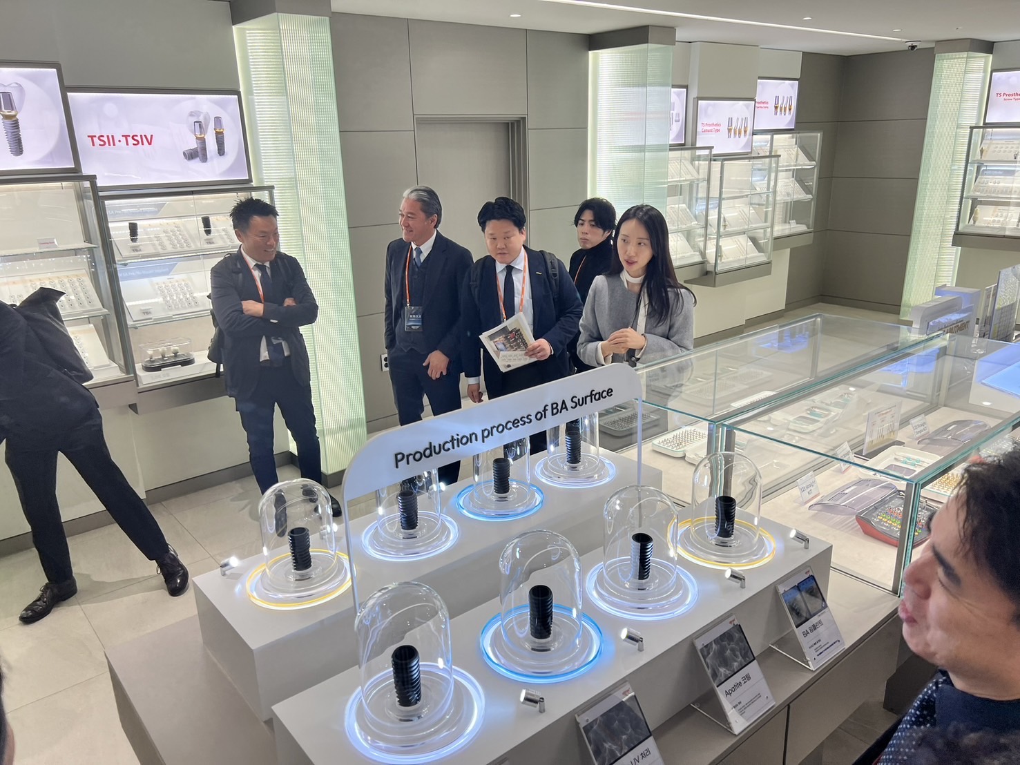 韓国のインプラントの学会に出席